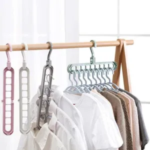 4-Pack: Magic Folding Hanger