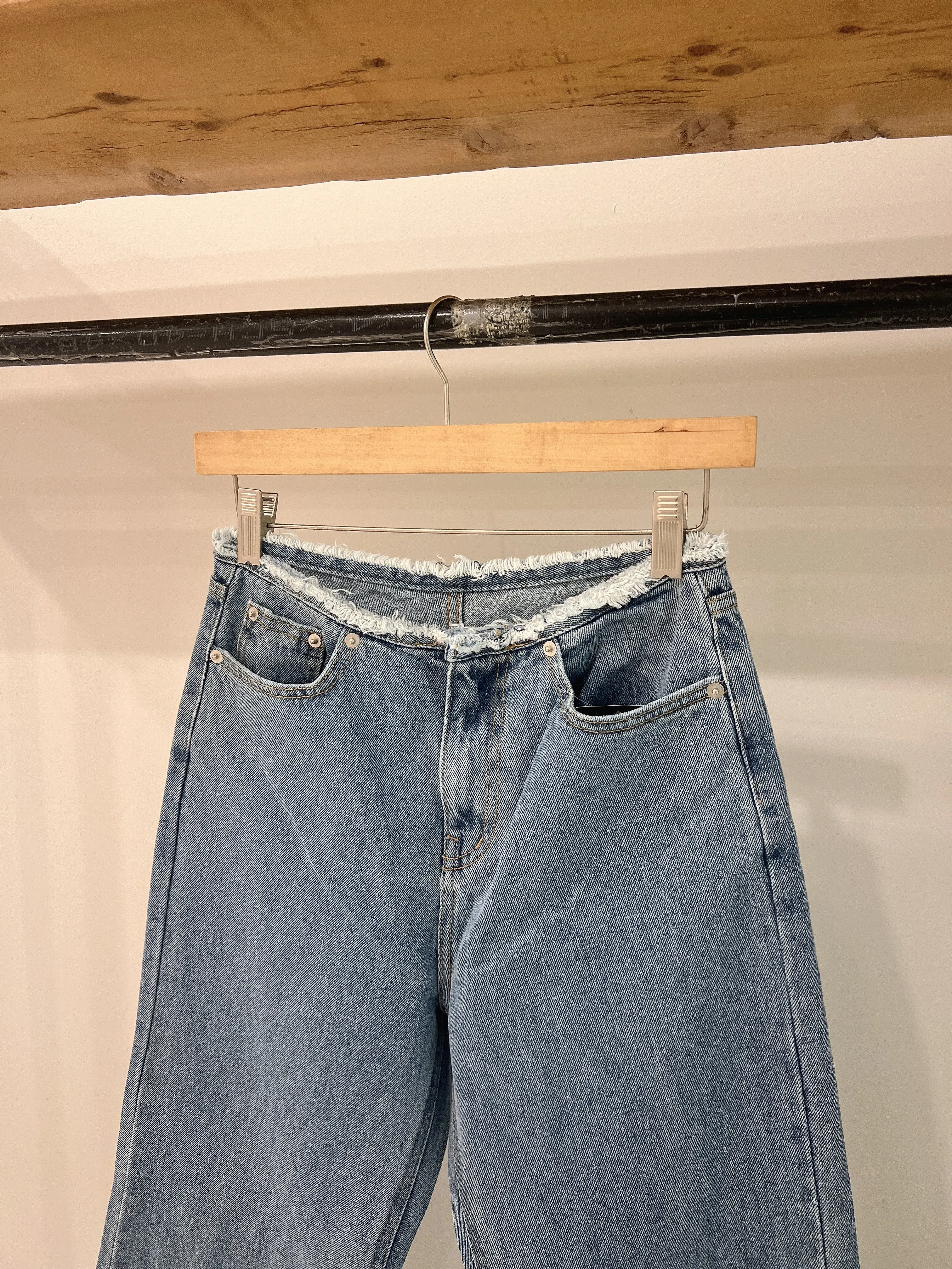 CORE Frayed waist jeans